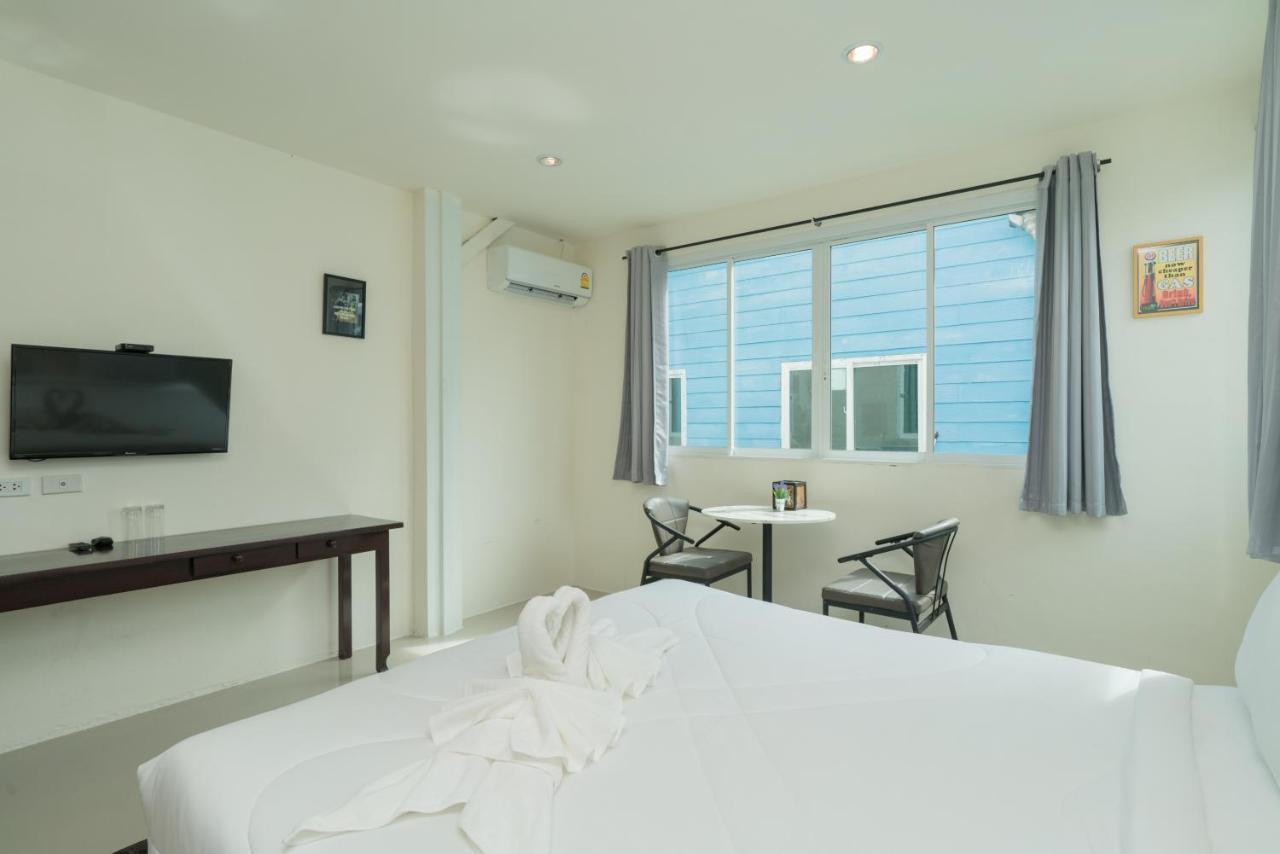 Hangover Inn Phuket Exterior photo