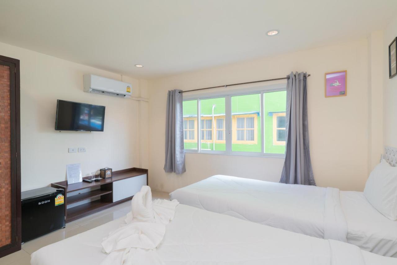 Hangover Inn Phuket Exterior photo